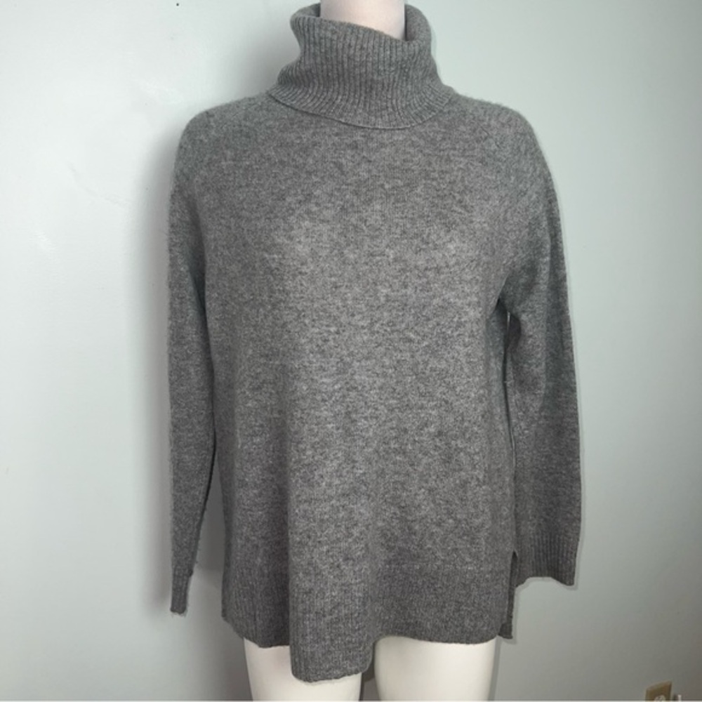 41 Hawthorn Gray 100% Cashmere Turtleneck Sweater Women’s Large